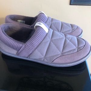 Skechers Cozy Lined Slippers Ladies  Size 9  Lavender Color